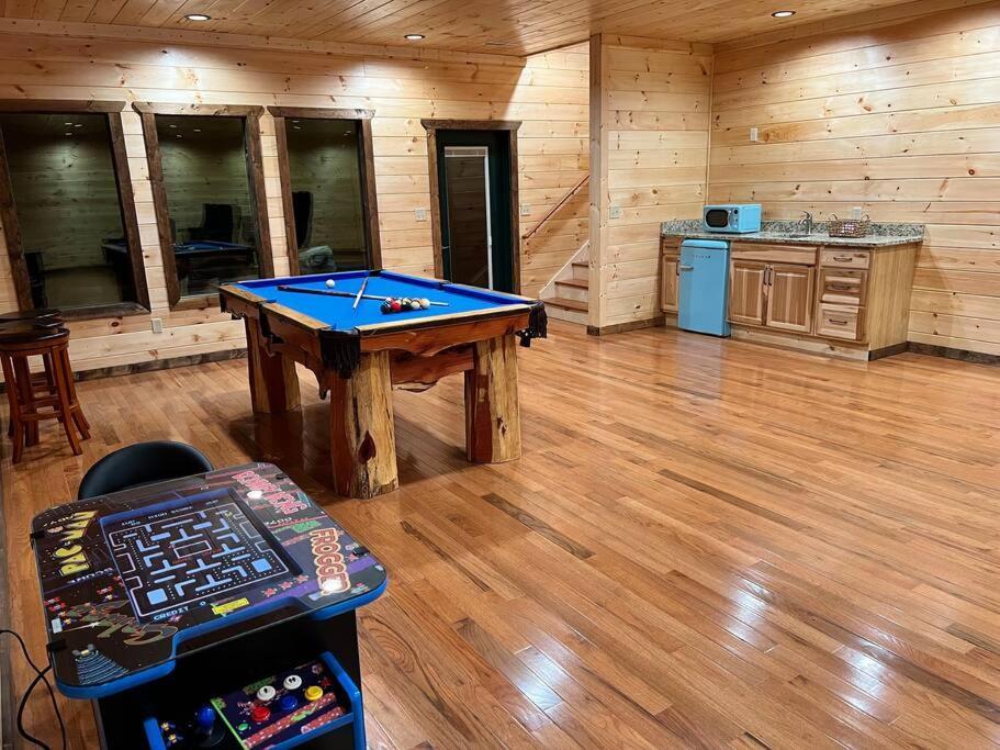 * * 4 Master Bedrooms, Views, Theater, Arcade, Evc Gatlinburg Ngoại thất bức ảnh
